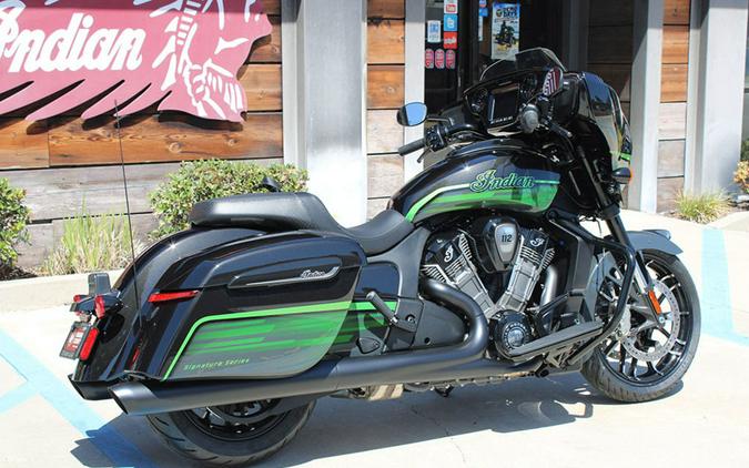 2026 Indian Motorcycle® Chieftain PowerPlus Dark Horse Signature Series Abyss Metallic / Cypher Gr