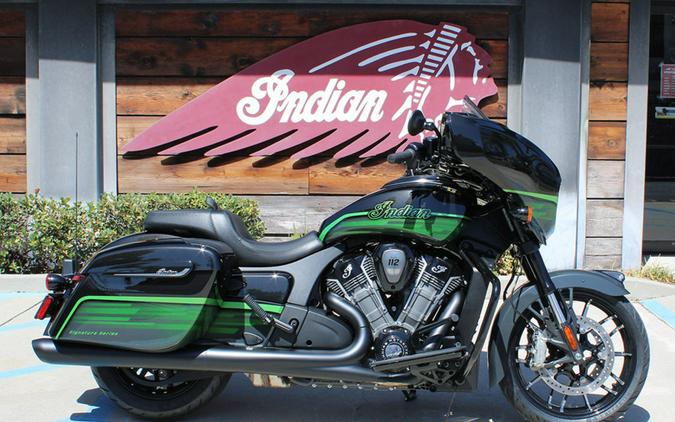 2026 Indian Motorcycle® Chieftain PowerPlus Dark Horse Signature Series Abyss Metallic / Cypher Gr