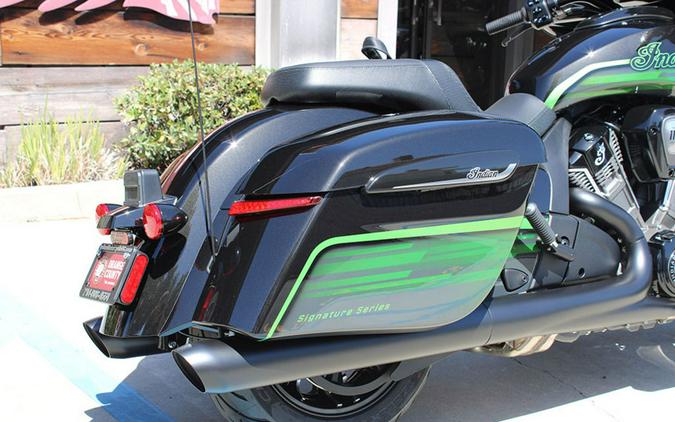 2026 Indian Motorcycle® Chieftain PowerPlus Dark Horse Signature Series Abyss Metallic / Cypher Gr