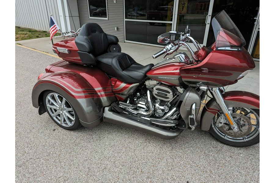 2016 Harley-Davidson® Road Glide CVO w/Roadsmith trike