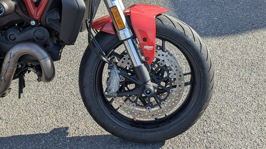 2019 Ducati Monster 821 Ducati Red