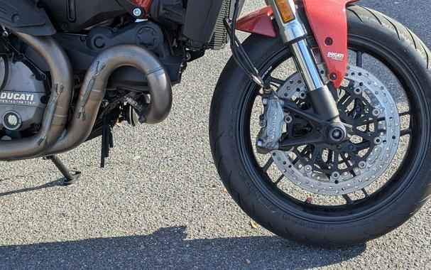 2019 Ducati Monster 821 Ducati Red