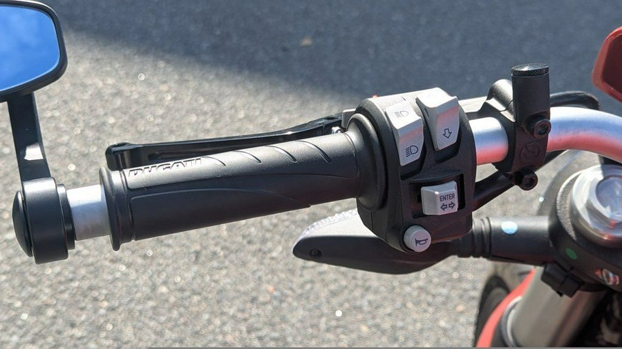 2019 Ducati Monster 821 Ducati Red