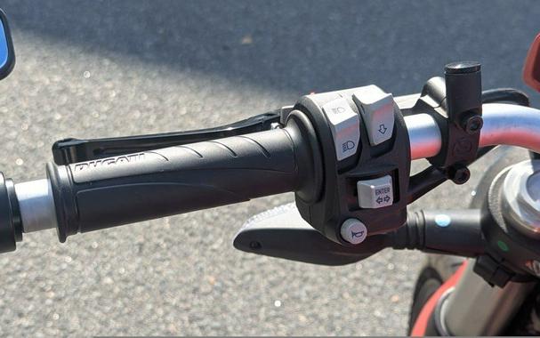 2019 Ducati Monster 821 Ducati Red