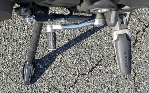 2019 Ducati Monster 821 Ducati Red