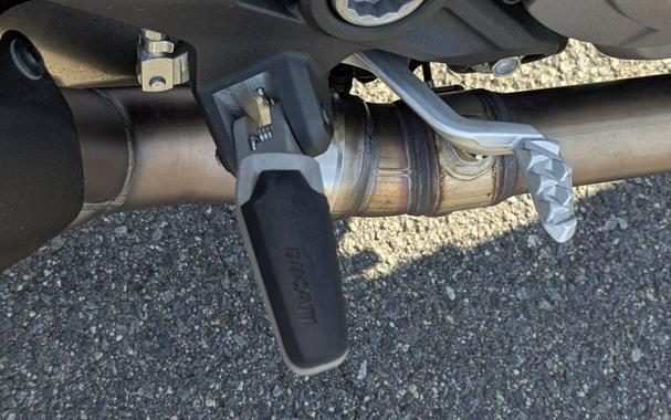 2019 Ducati Monster 821 Ducati Red