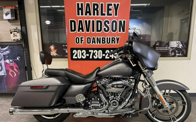 2017 Harley-Davidson® FLHXS - Street Glide® Special