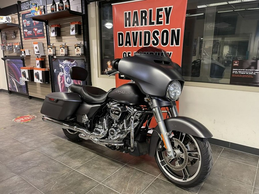 2017 Harley-Davidson® FLHXS - Street Glide® Special