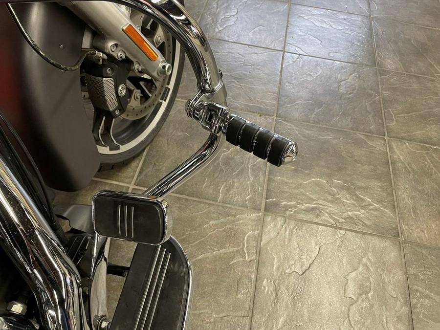 2017 Harley-Davidson® FLHXS - Street Glide® Special