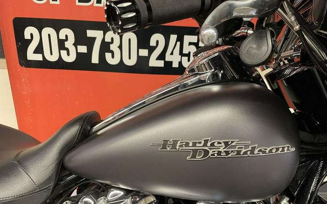 2017 Harley-Davidson® FLHXS - Street Glide® Special