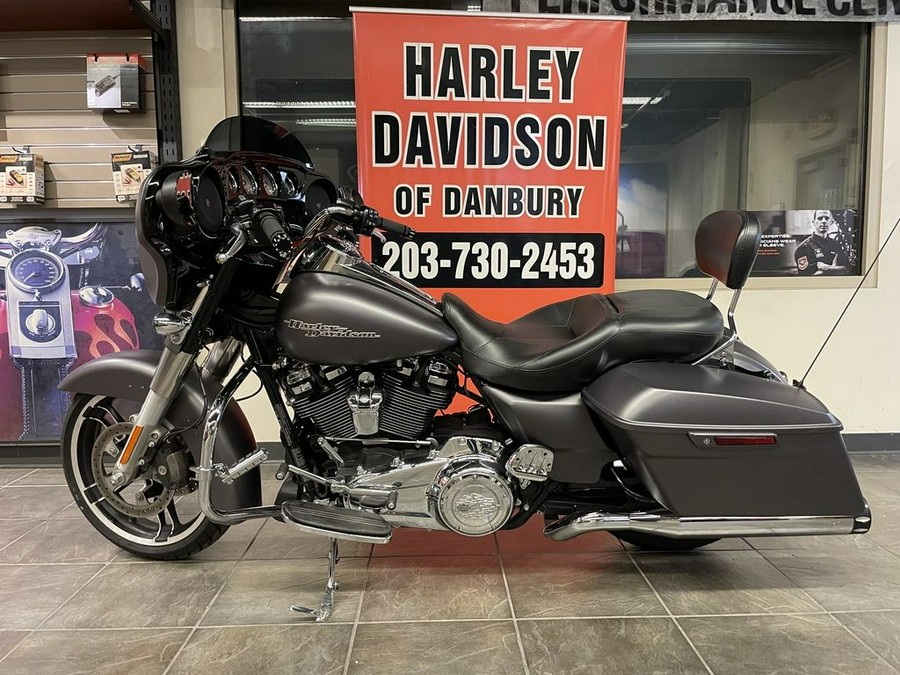 2017 Harley-Davidson® FLHXS - Street Glide® Special