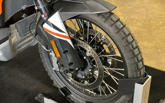 2023 KTM Adventure 890