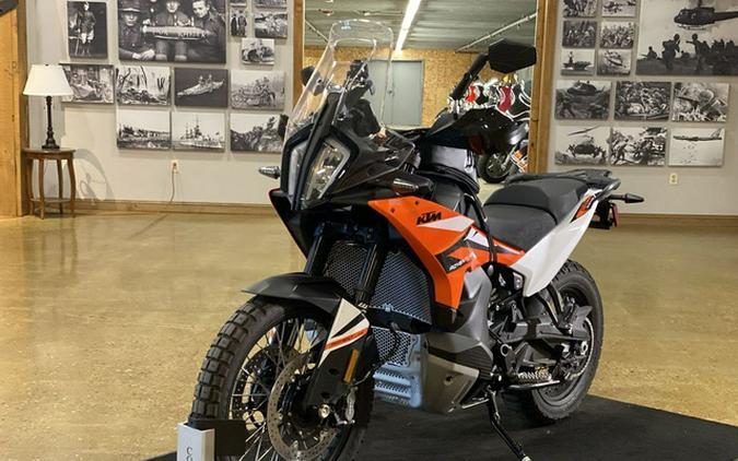 2023 KTM Adventure 890