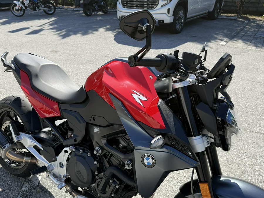 2024 BMW F 900 R Low