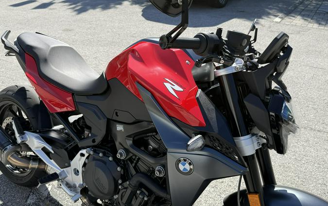 2024 BMW F 900 R Low