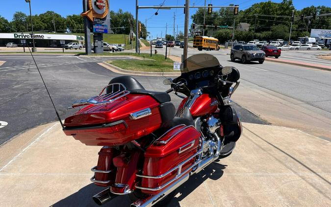 2014 Harley-Davidson® Electra Glide® Ultra Classic® CANDY ORANGE W/ PINSTRIPE