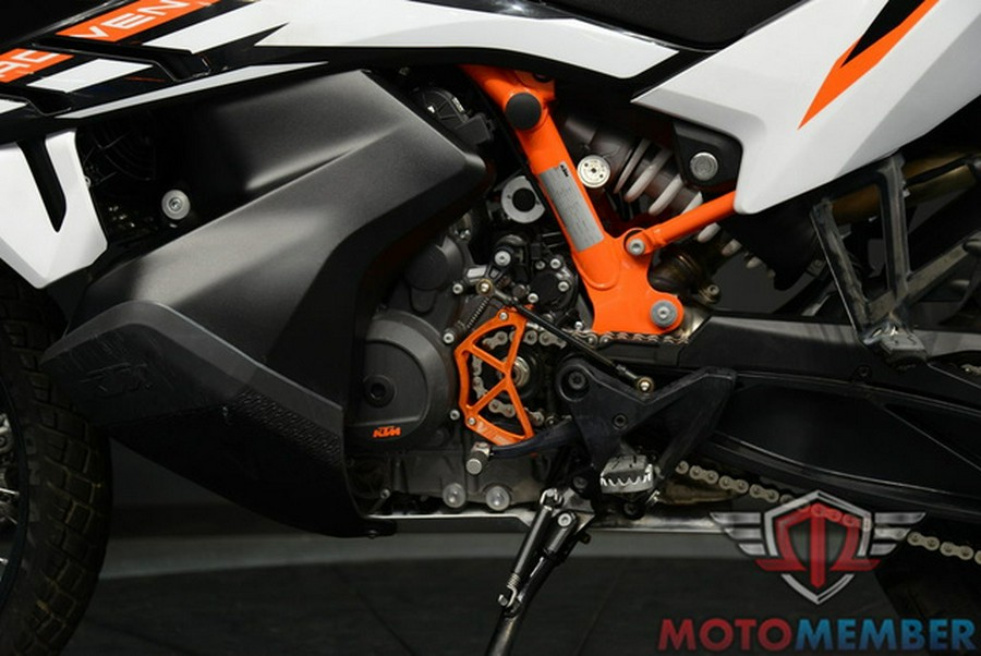 2022 KTM Adventure 890 R