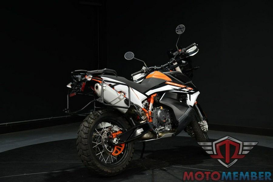 2022 KTM Adventure 890 R
