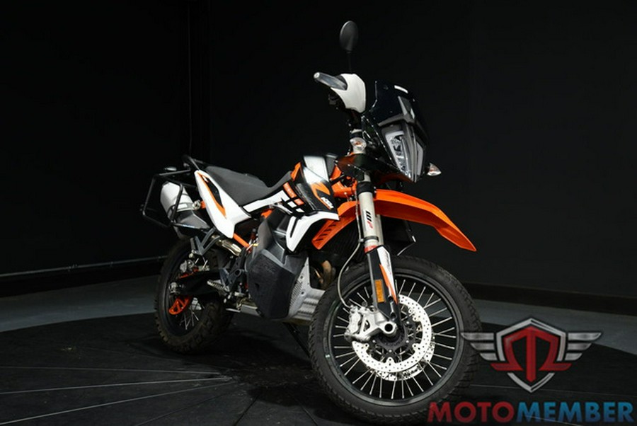 2022 KTM Adventure 890 R