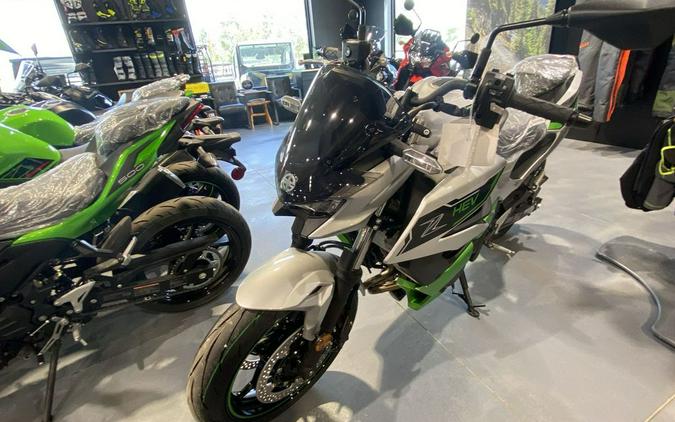 2024 Kawasaki Z7 Hybrid ABS