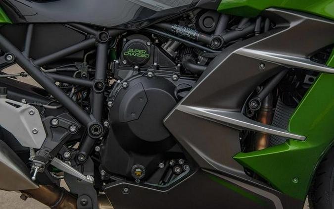 2025 Kawasaki NINJA H2® SX SE ABS