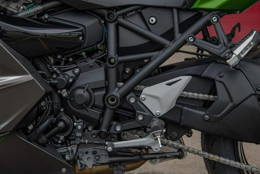 2025 Kawasaki NINJA H2® SX SE ABS