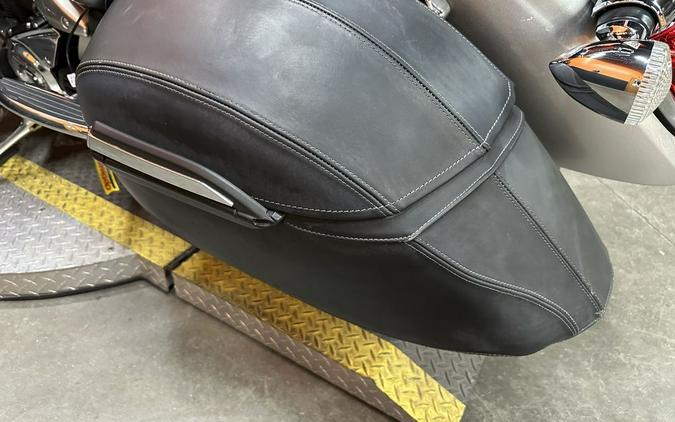 2007 Yamaha V Star® 1300 Tourer Liquid Silver/Charcoal Silver