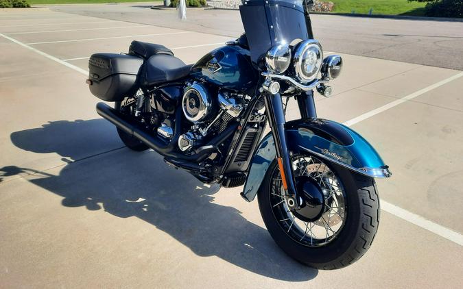 2026 Harley-Davidson® Heritage Classic Teal Thunder / Vivid Black Black Laced Wheels