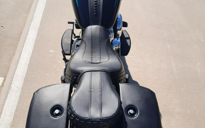 2026 Harley-Davidson® Heritage Classic Teal Thunder / Vivid Black Black Laced Wheels