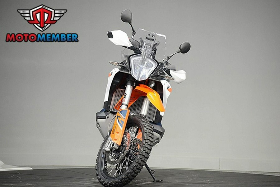 2024 KTM Adventure 890 R