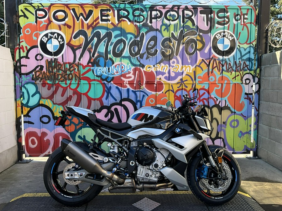 2026 BMW M 1000 R