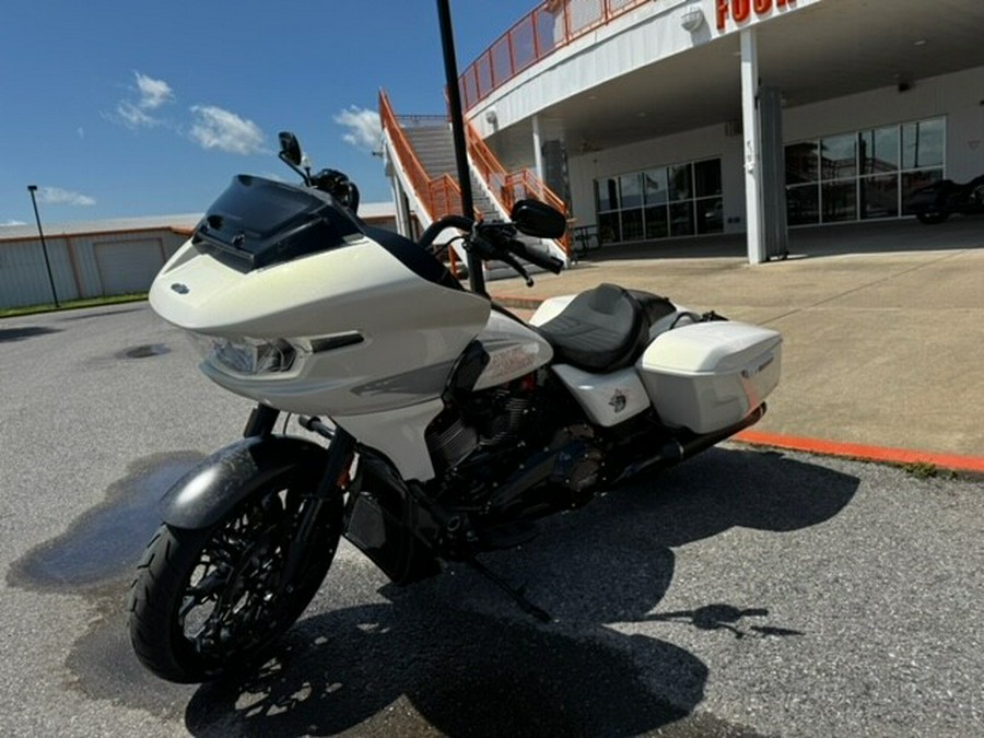 2024 Harley-Davidson CVO™ Road Glide® ST Golden White Pearl