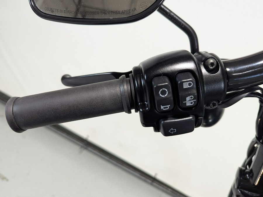 2022 Harley-Davidson® Iron 883™ Gunship Gray