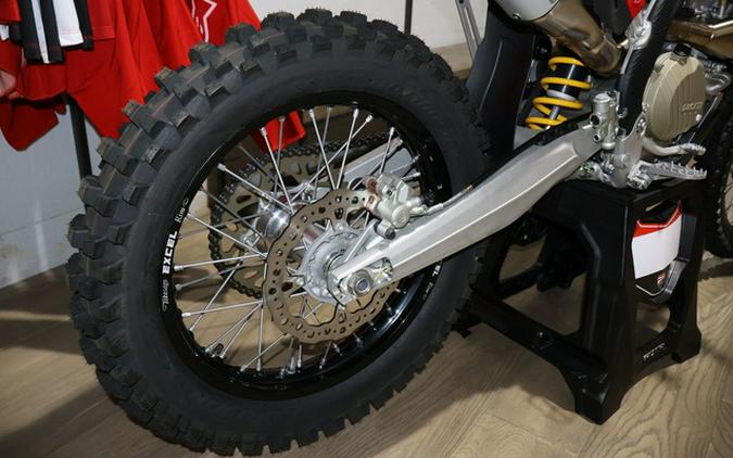 2026 Ducati Desmo450 EDX