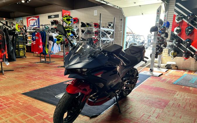 2026 Kawasaki Ninja® 500 SE ABS