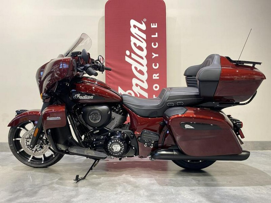 2024 Indian Motorcycle® Roadmaster® Dark Horse® w/Powerband Audio Package Maroon Metallic