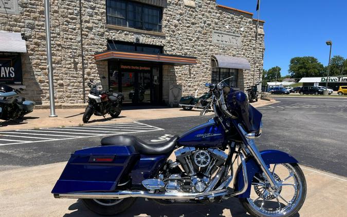 2006 Harley-Davidson® Street Glide® DEEP COBALT