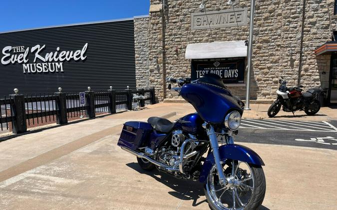 2006 Harley-Davidson® Street Glide® DEEP COBALT