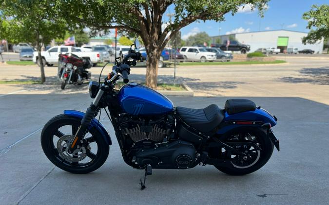 2024 Harley-Davidson® Street Bob® 114 Blue Burst - Black Finish