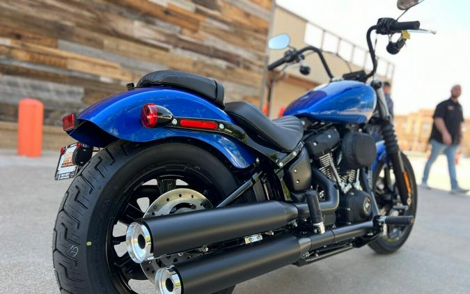 2024 Harley-Davidson® Street Bob® 114 Blue Burst - Black Finish