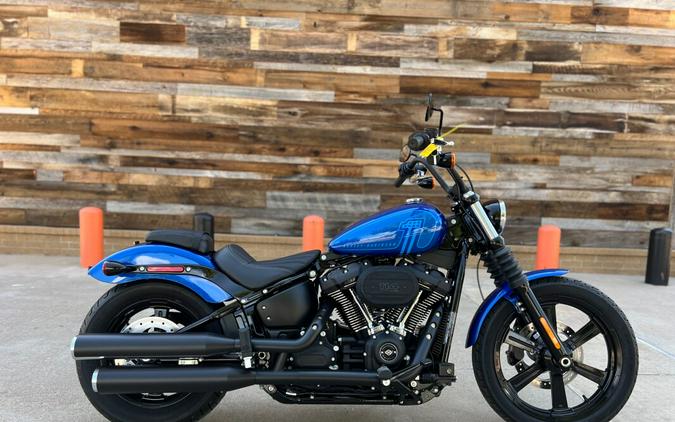 2024 Harley-Davidson® Street Bob® 114 Blue Burst - Black Finish