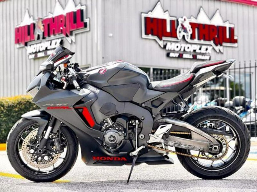 2017 Honda® CBR1000RAH (ABS)