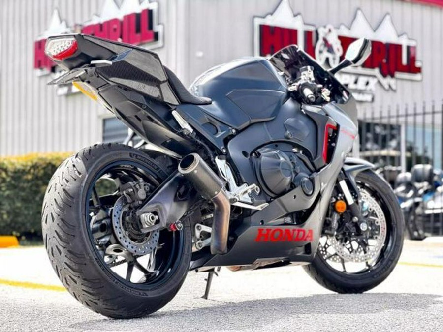 2017 Honda® CBR1000RAH (ABS)