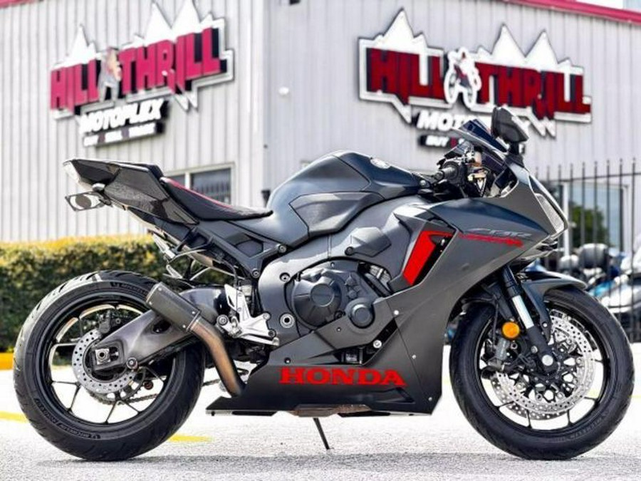 2017 Honda® CBR1000RAH (ABS)