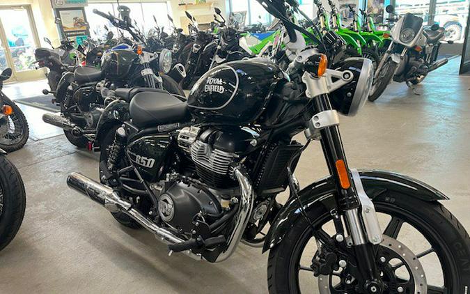 2024 Royal Enfield Super Meteor 650 Astral Green