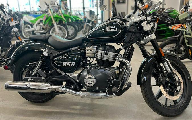 2024 Royal Enfield Super Meteor 650 Review [17 Fast Facts]