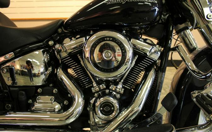 2019 Harley-Davidson Softail FLDE - Deluxe