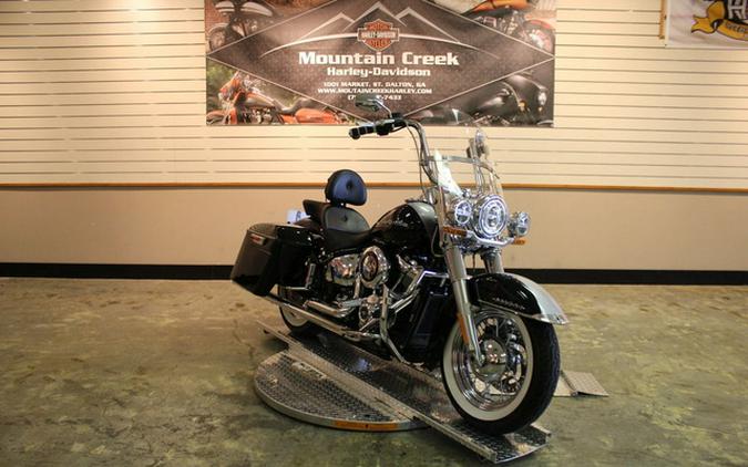 2019 Harley-Davidson Softail FLDE - Deluxe