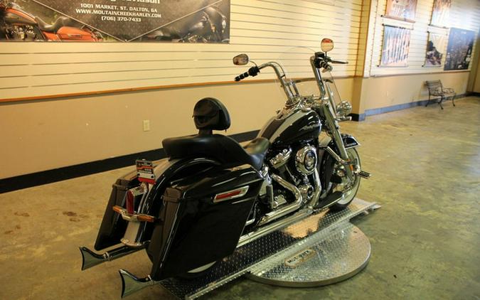 2019 Harley-Davidson Softail FLDE - Deluxe