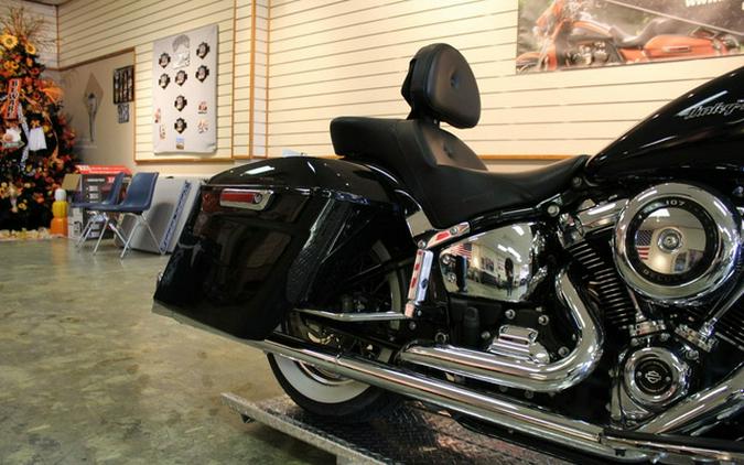 2019 Harley-Davidson Softail FLDE - Deluxe